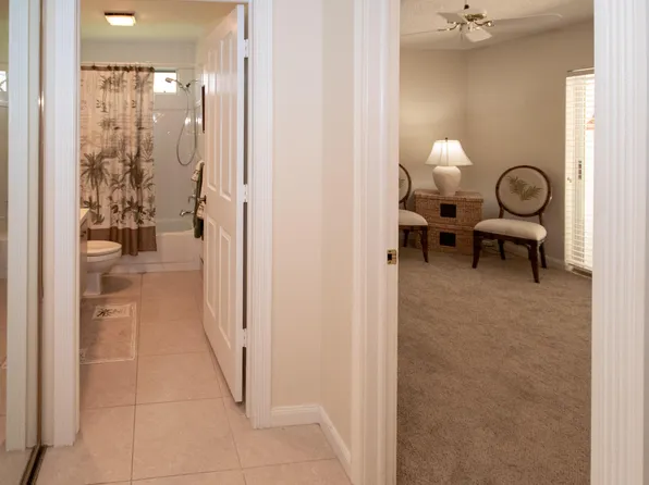 2702 Pin Oak Court, Palm Beach Gardens, FL 33410