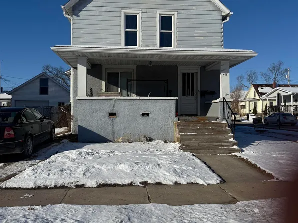 11 E North St, Marshalltown, IA 50158