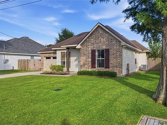 3rd image of 503 Lauve Ln