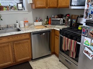 40 N Long Beach Rd APT 1A, Rockville Centre, NY 11570