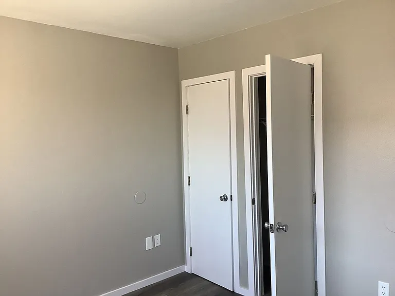 4576 Florence Ave — Photo 16