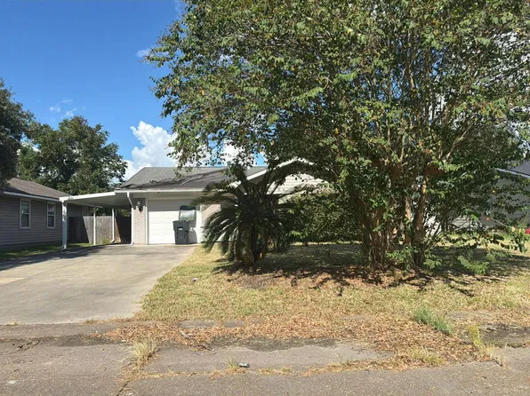2720 Oleander Ln, Groves, TX 77619