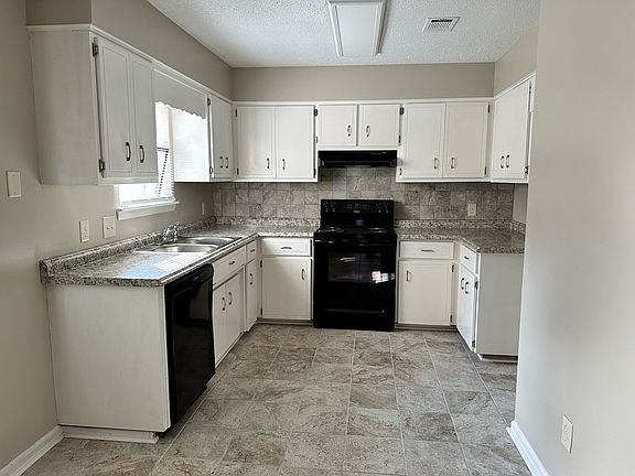 4th image of 4007 Sandy Run Dr