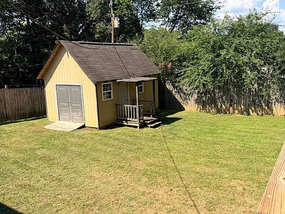 3rd image of 1627 Roberson Rd #24
