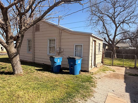 5th image of 1211 W 12th St