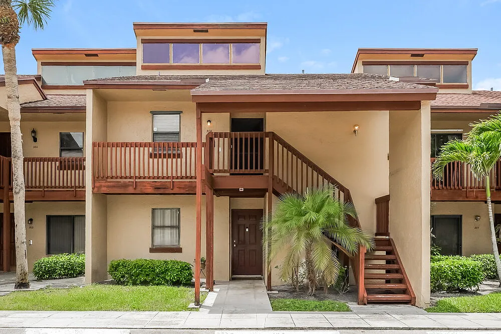2 bed, 2.0 bath, 1165 sqft, $1,990 — Photo 1