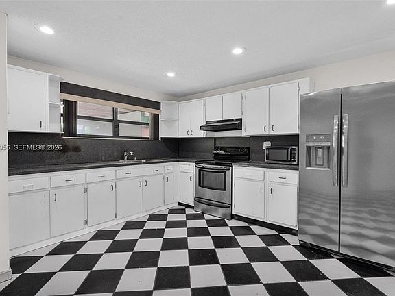 2nd image of 81 NW 41st St #2