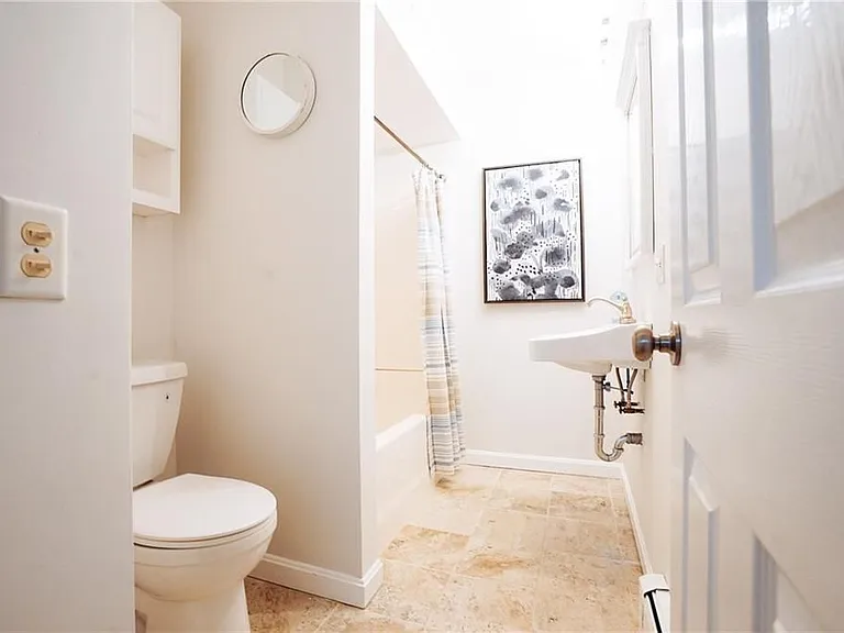 603 Thames St #1 — Photo 35