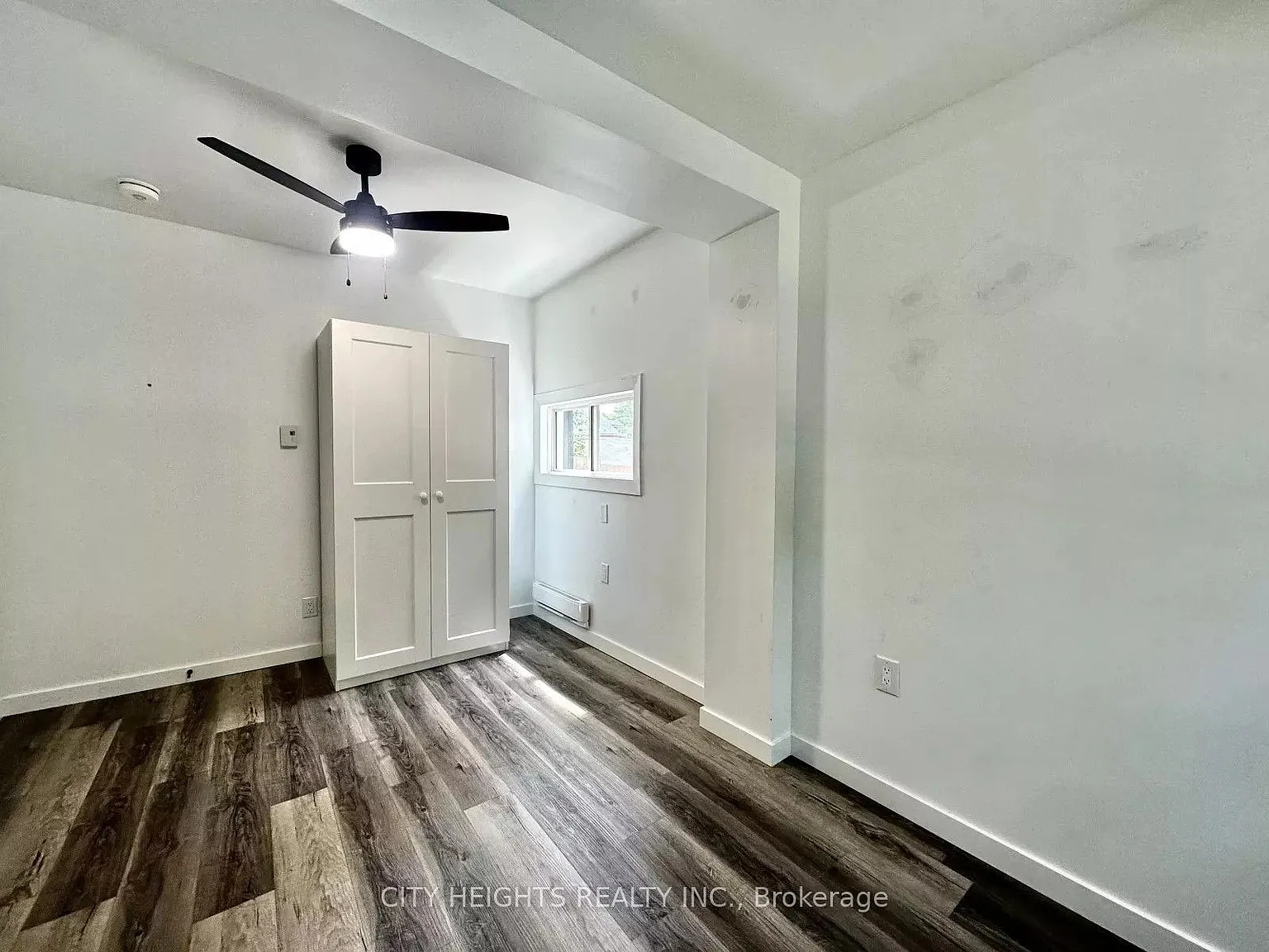 135 Charlotte St — Photo 2
