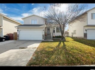 4927 W Wake Robin Dr, West Jordan, UT 84081