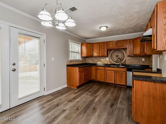 5th image of 1383 Staunton Dr