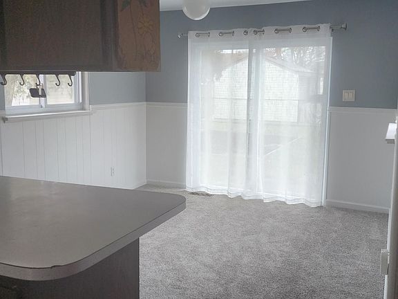 5th image of 28714 Fountain St
