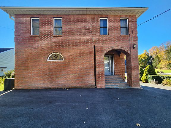 parking in front and on side