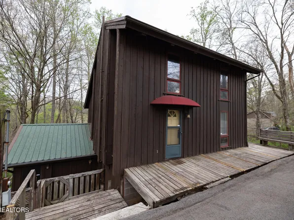 151 Lakeview Cir, Clinton, TN 37716