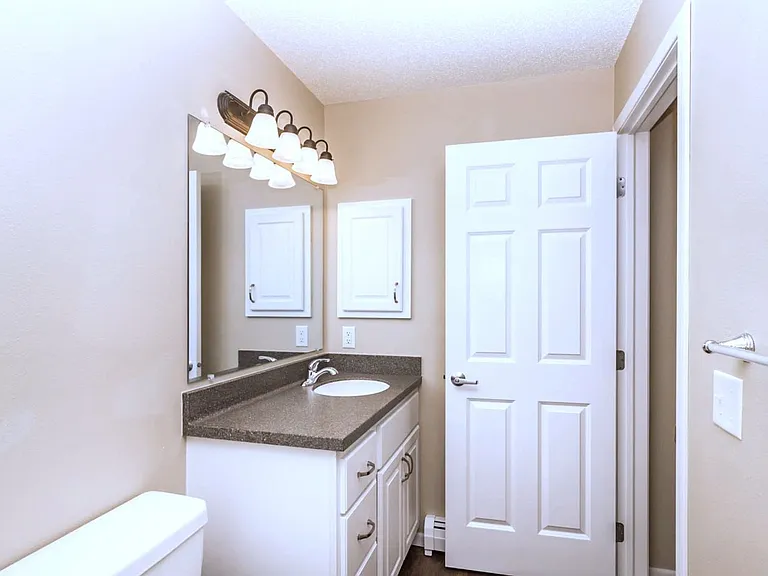 Terrace Hills Apartments — Photo 30