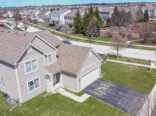 1808 Lake Bluff Ln, Hampshire, IL 60140