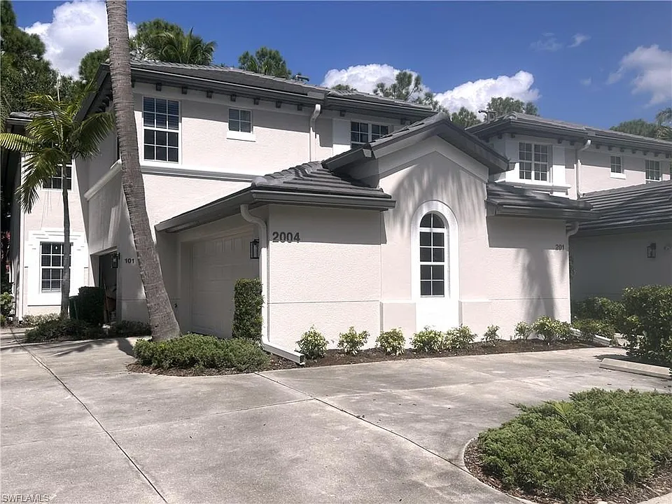 2004 Tarpon Bay Dr N #201