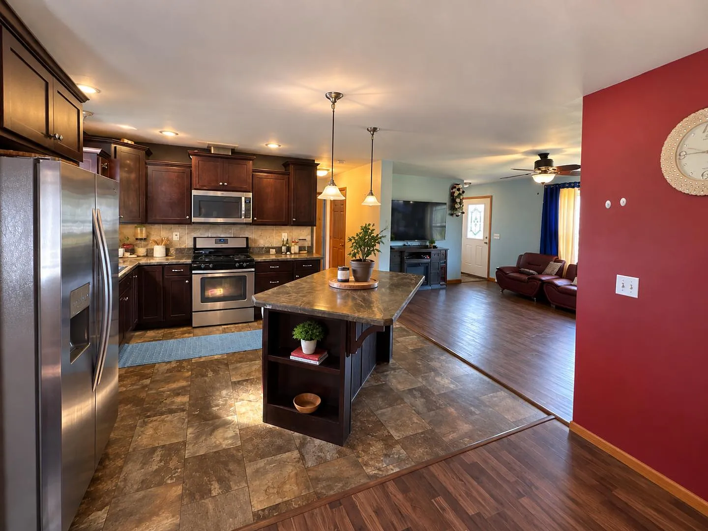 177 Farr Ave — Photo 2