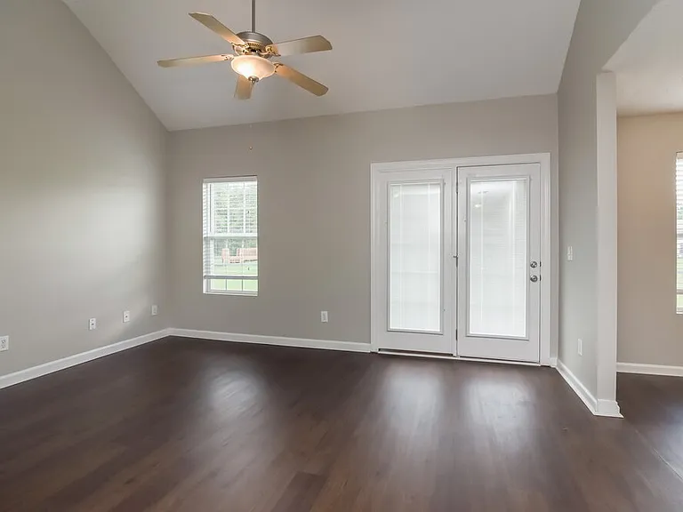 1548 Destiny Dr — Photo 2