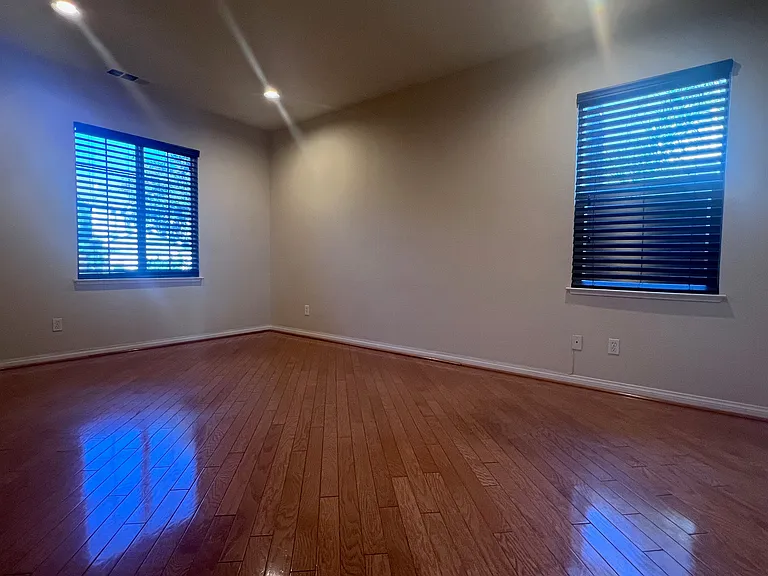 Office/Bonus Room