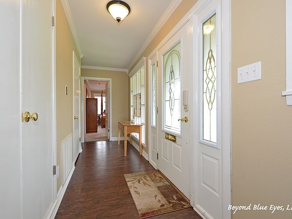 4th image of 2421 Belmont Blvd