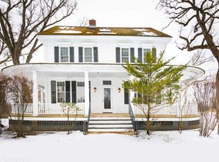 26999 W Cuba Rd, Barrington, IL 60010