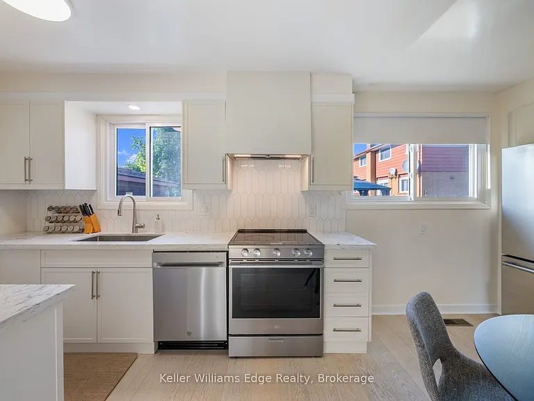 153 Dudhope Ave — Photo 3