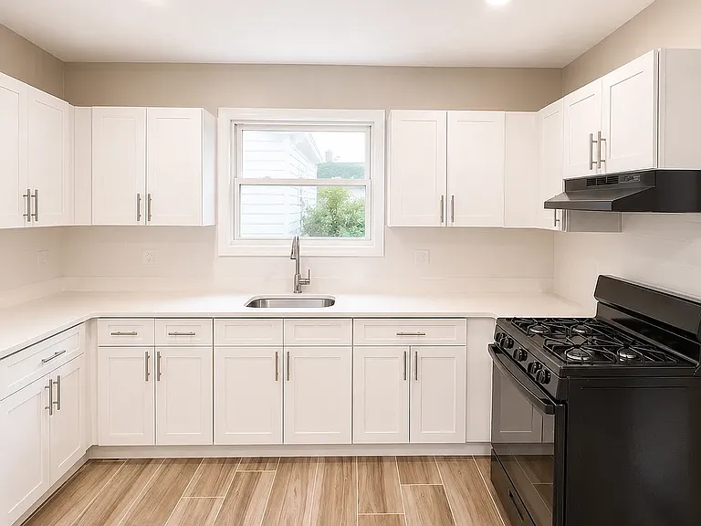 26 Finlay Pl #5D — Photo 1
