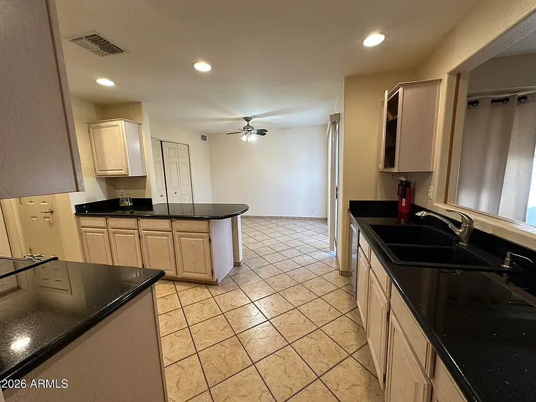 14462 N Sherwood Dr #B — Photo 6