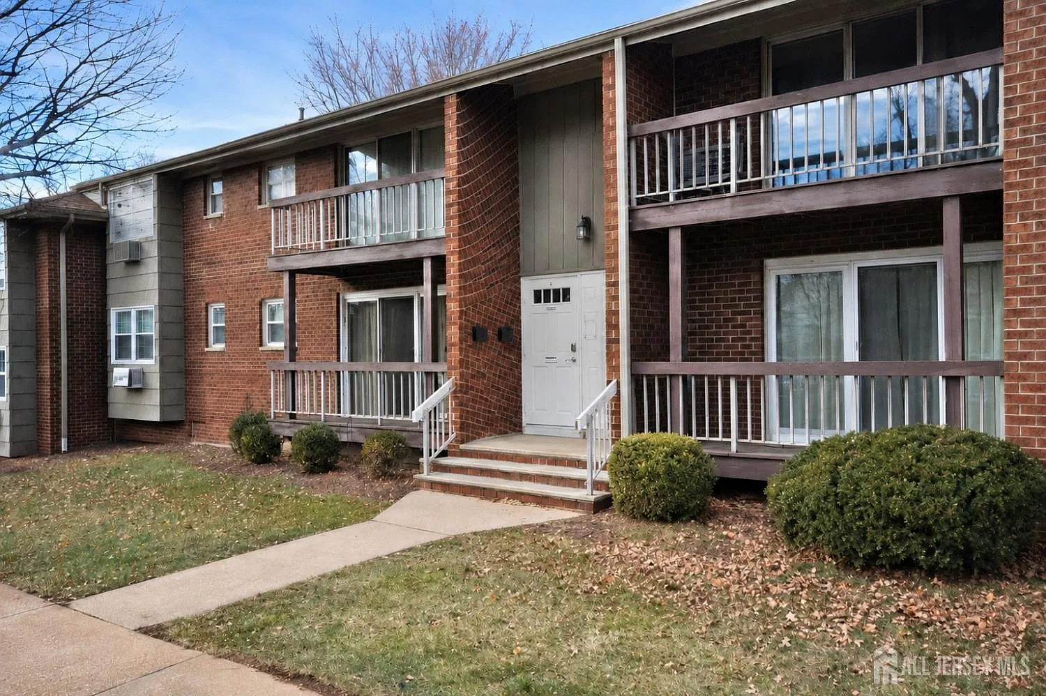 2 bed, 1.5 bath, 1140 sqft, $2,500 — Photo 1