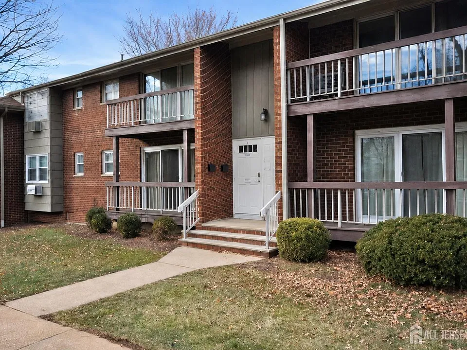 18 Deanna Dr #48