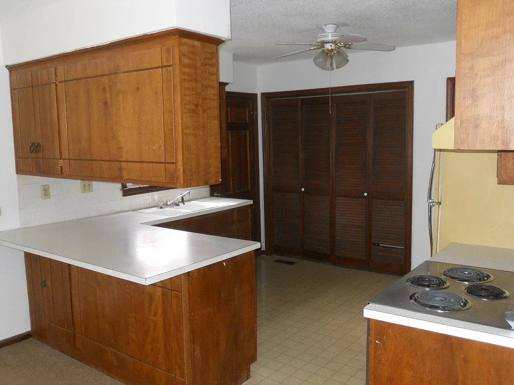 3 bed, 1152 sqft, $1,065 — Photo 2
