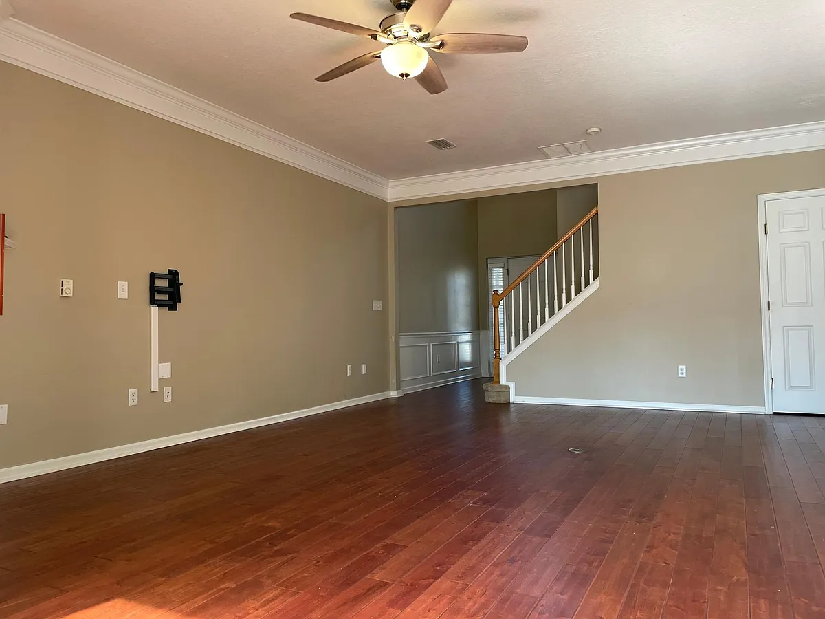 Building Photo - 11121 Castlemain Cir S
