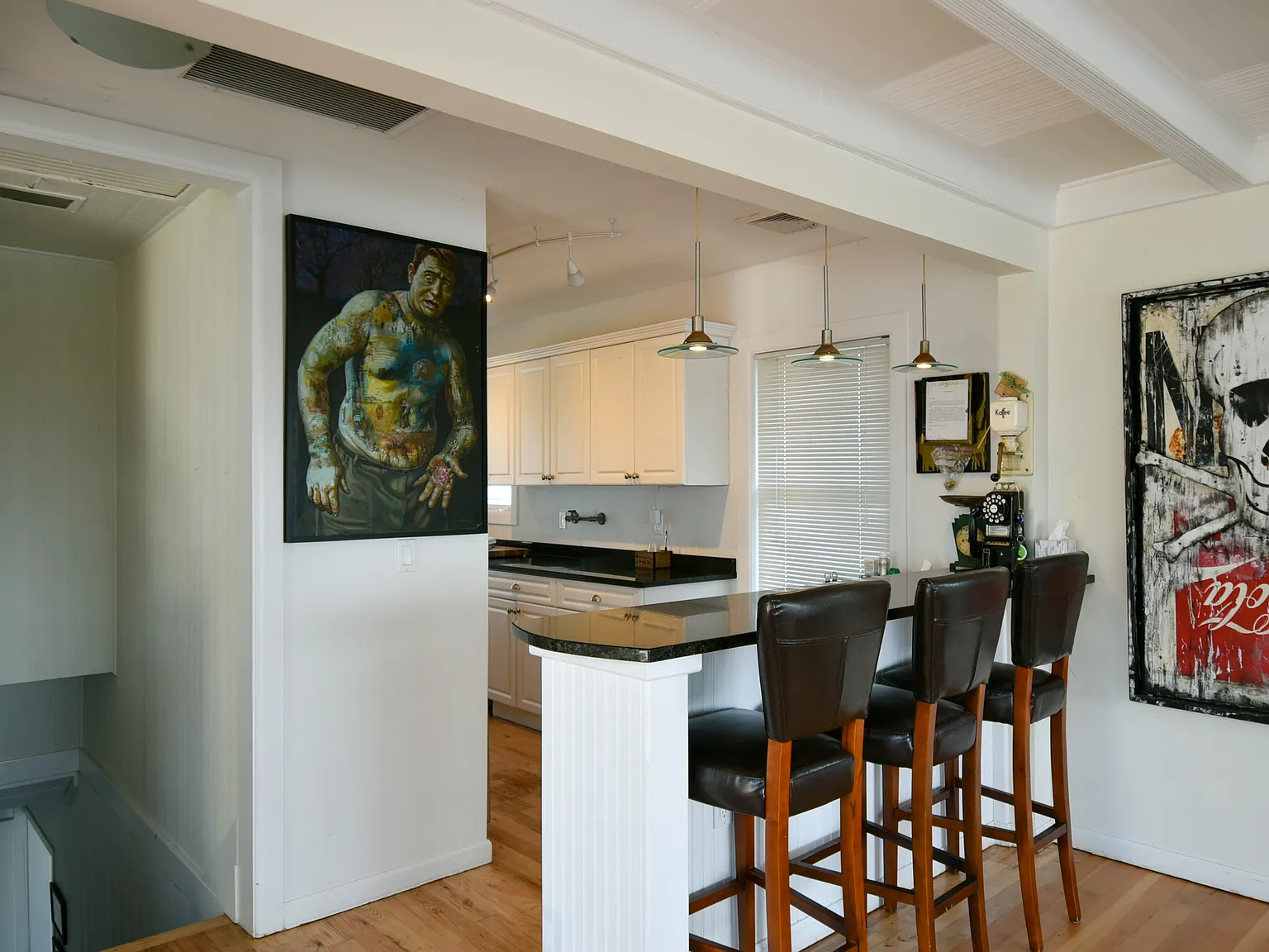 Exclusive Rental - Oceanfront Contemporary With Heated Pool — Photo 4
