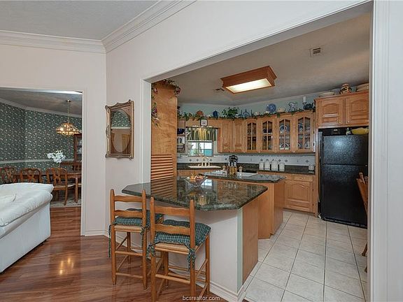 5th image of 19 Bermuda Ln