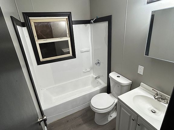 5th image of 517 Saint Barbara Ln