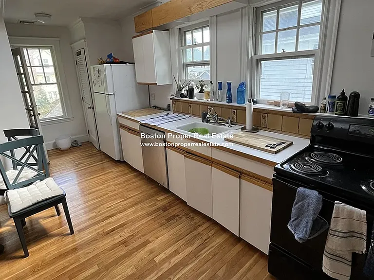 10 Hammondswood Rd #2 — Photo 4