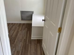 129 Chess St APT D, New Eagle, PA 15067