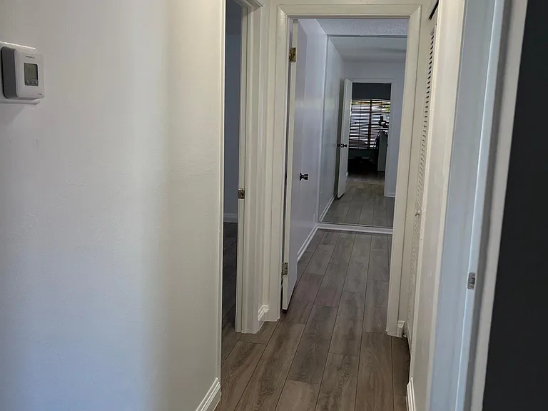 1208 E Gore St — Photo 4