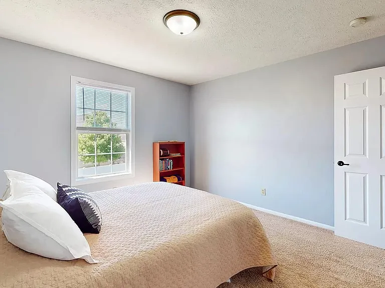 2610 Carrington Ln — Photo 10