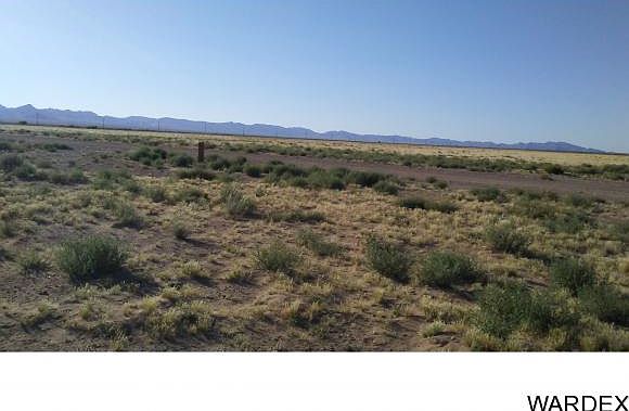 2nd image of 3515 S Manzanita Rd