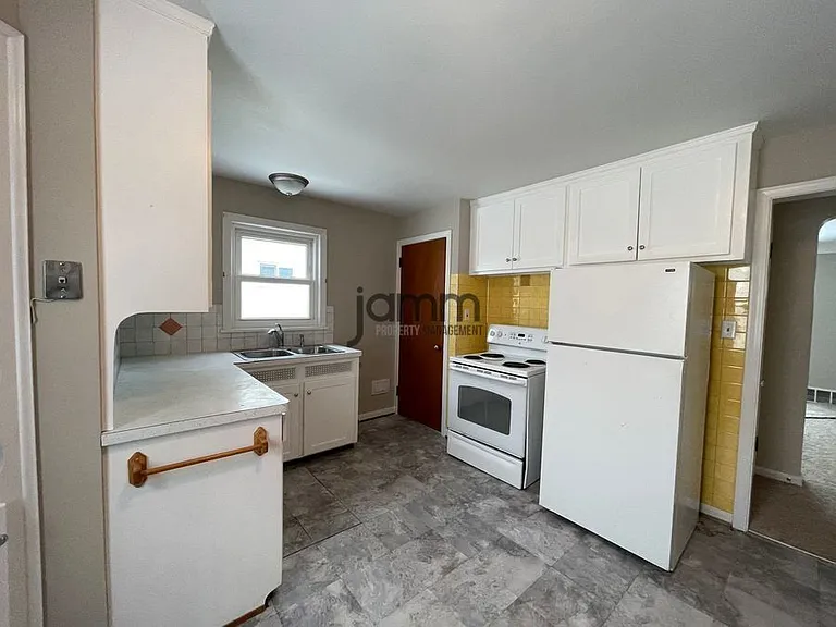6227 Traymore Ave — Photo 4