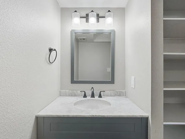 4026 N Granite Reef Rd — Photo 10