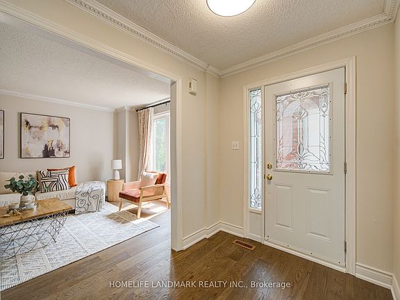 3rd image of 1091 Queens Ave