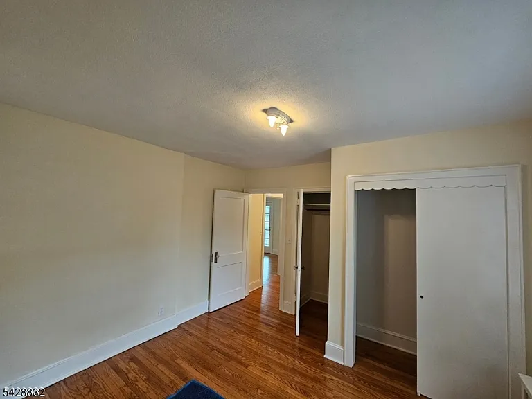 48 Bay St — Photo 10