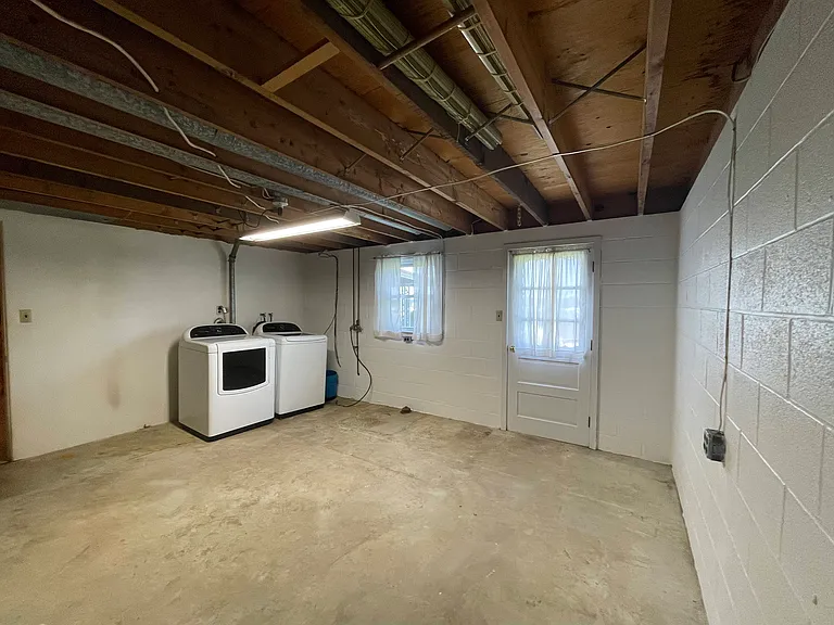 545 Skyview Dr — Photo 14