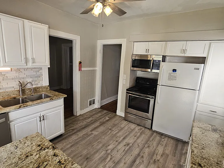 804 E Stewart St — Photo 4
