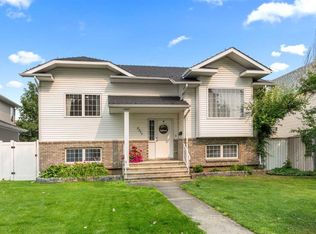 2377 SW Hawthorne Ave NE, Medicine Hat, AB T1C 1W6