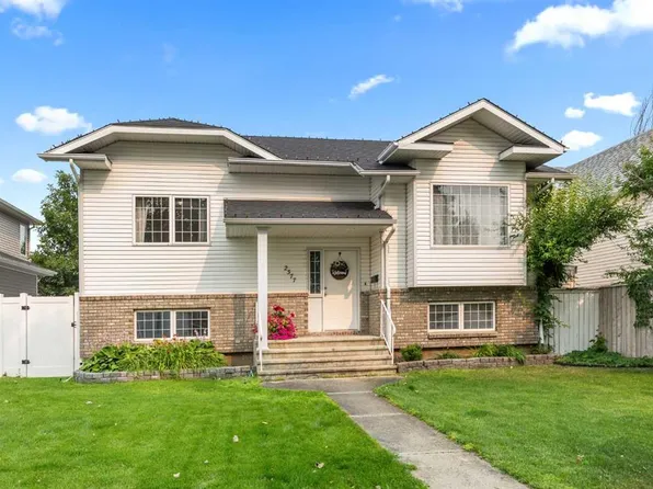 2377 SW Hawthorne Ave NE, Medicine Hat, AB T1C 1W6