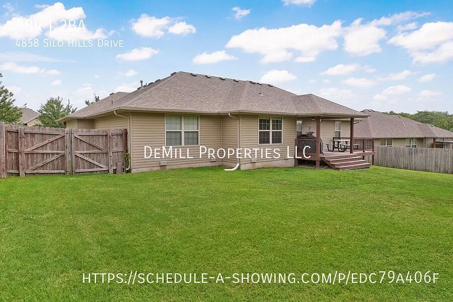 Luxury Community Amenities! 3BR Home with Clubhouse & Pool Access — Photo 3